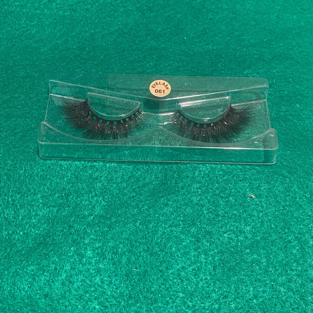 Lashes - Picture 2 of 2